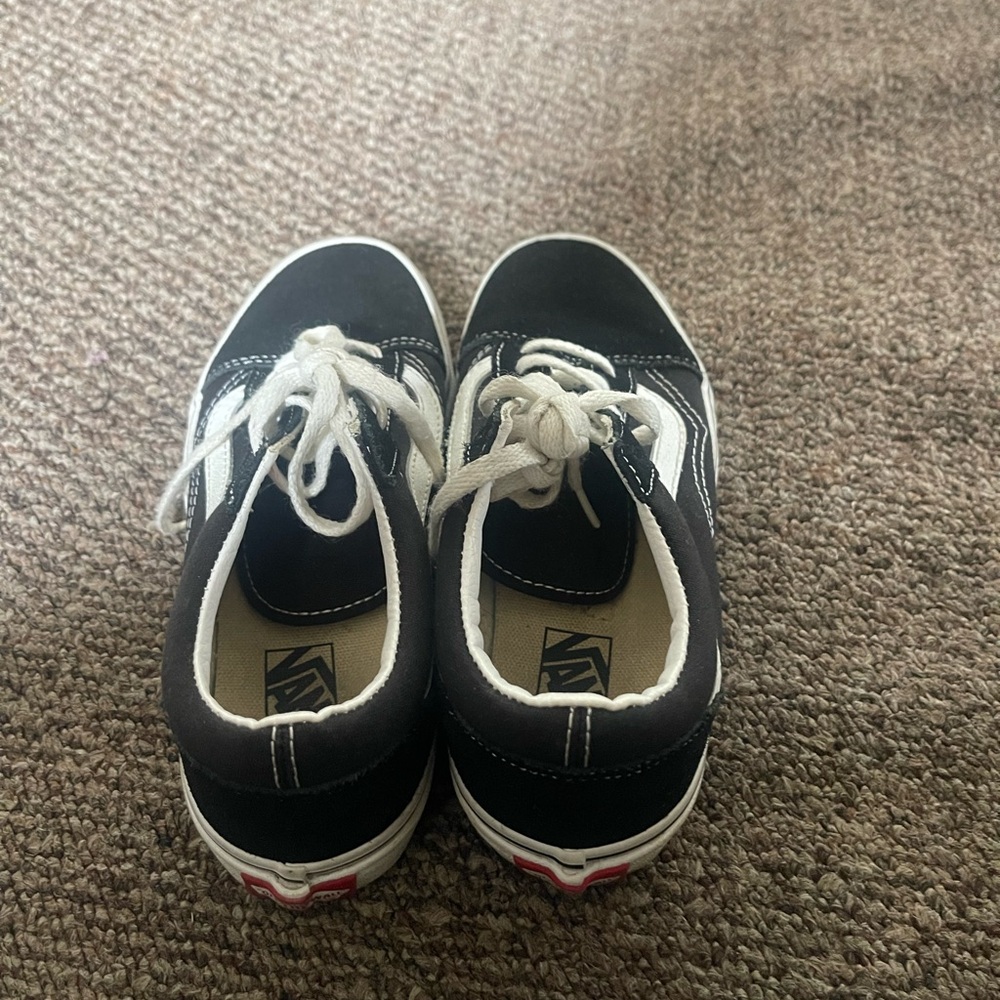 White and black kids vans